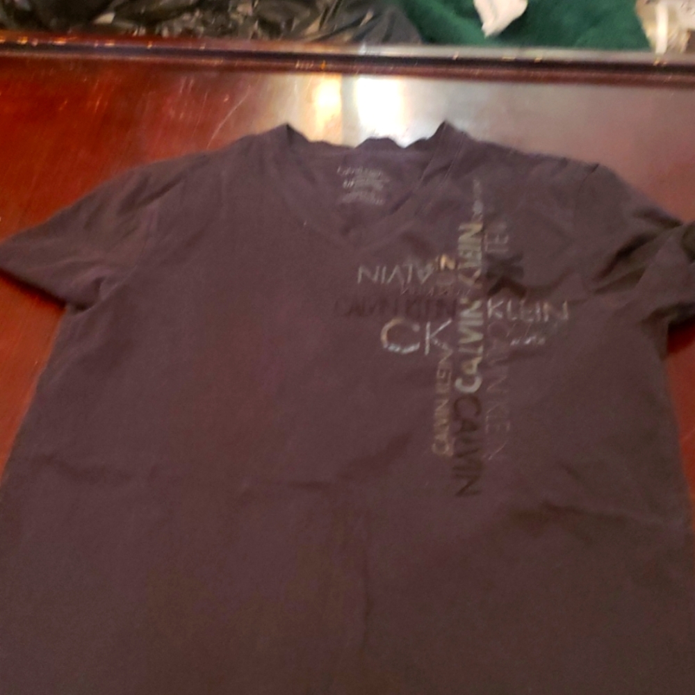 Calvin Klein t shirt size small